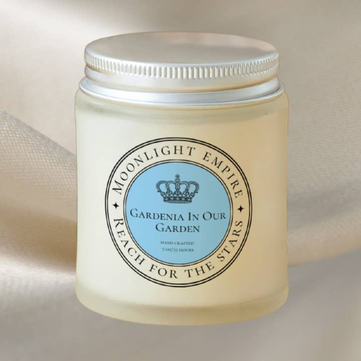 Gardenia dans notre jardin - Bougie 7 oz. Coco/Soja pour la vente par Moonlight Empire