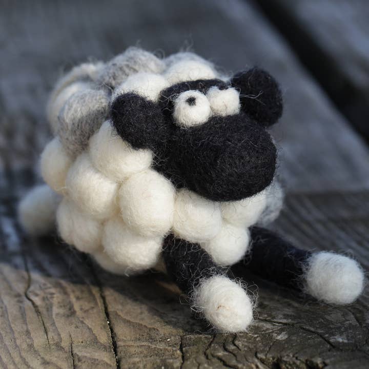 Woolbuddy - Wholesale DIY Craft Kit - Needle Felting Sheep Kit