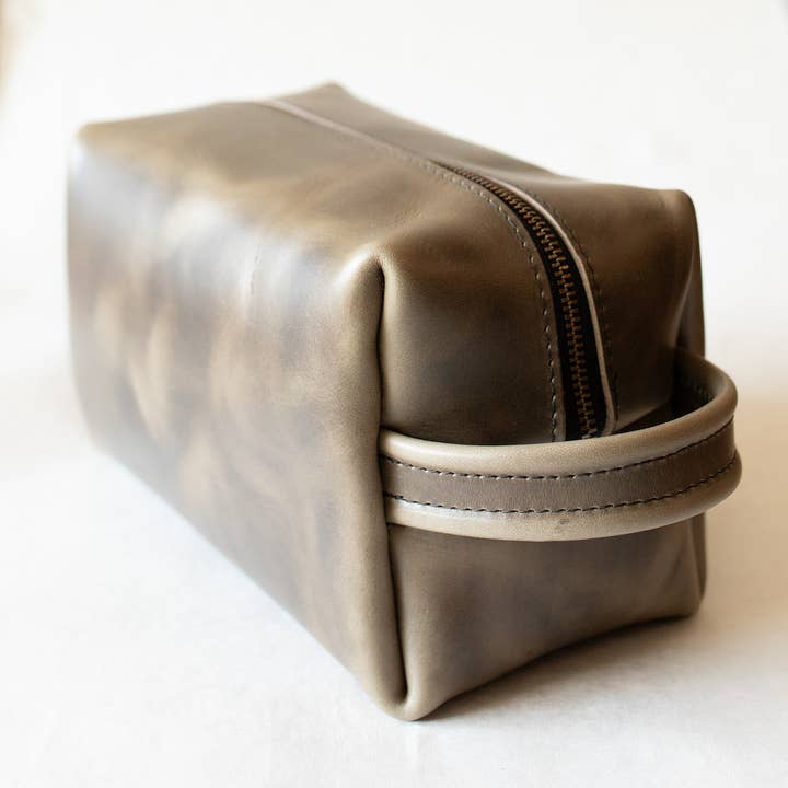 Lindy Leather - Wholesale Toiletry Bag - Men's - Dopp Kit - The Gentleman's Travel Kit
