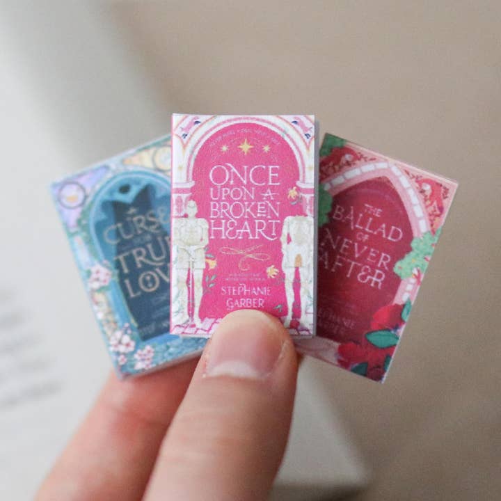 Libri MINI Fatti a Mano C'era una Volta un Cuore Spezzato (set di 3 mini libri) per la vendita all'ingrosso da parte di The Sticker Shop