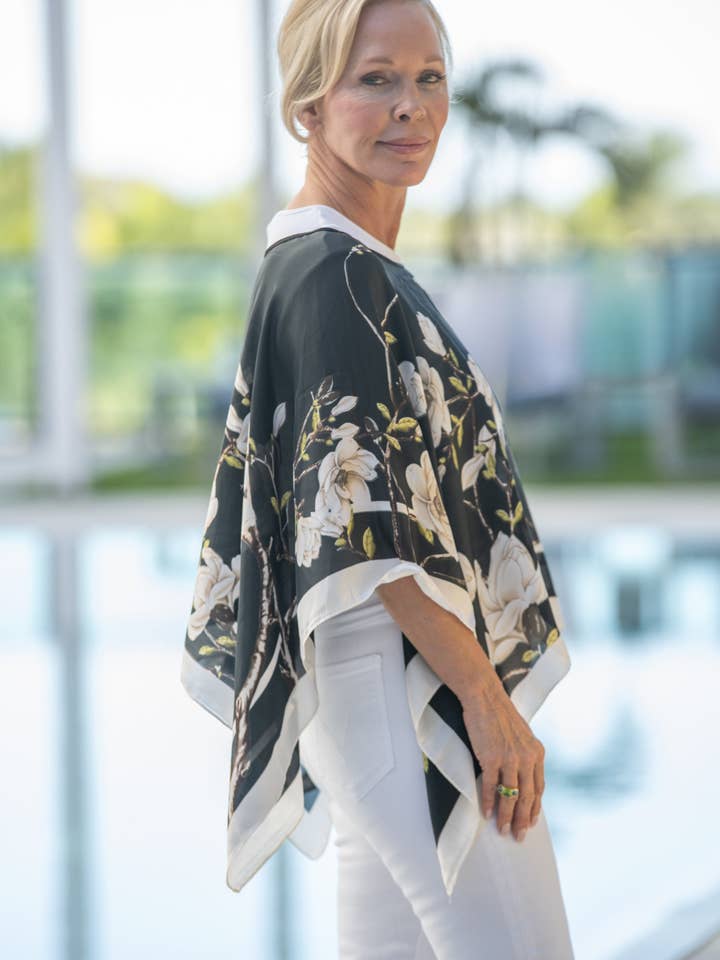 Parisisk viskning sjal topp för wholesale av Heidi Kagan Designs, LLC.