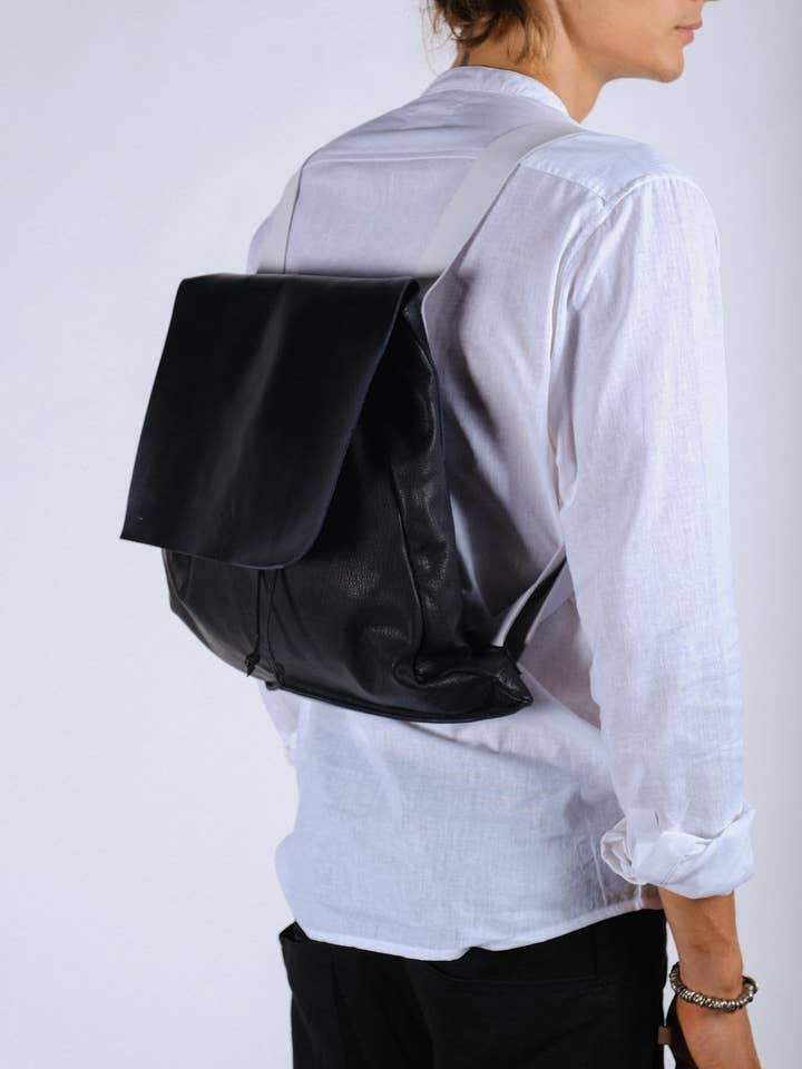 Sac en cuir Montenegro pour la vente par Gingersnap Official Bali