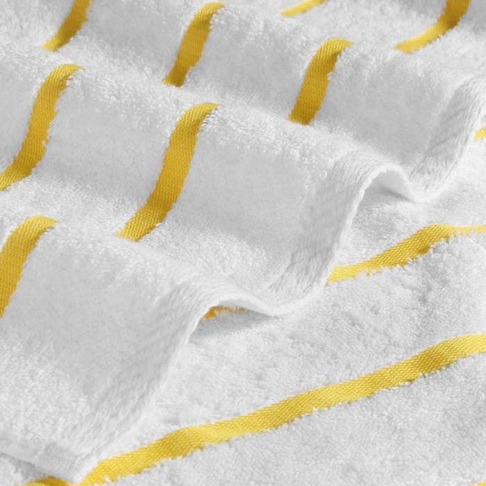 Globaltex Fine Linens - Wholesale Beach Towel - Yellow Stripe Pool and Beach Towel (Single)3