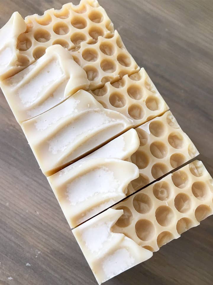 Gruau, lait et miel pour la vente par Handcrafted by Nature