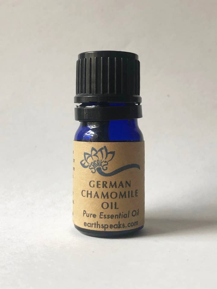 Huile de camomille allemande pour la vente par Earth Speaks