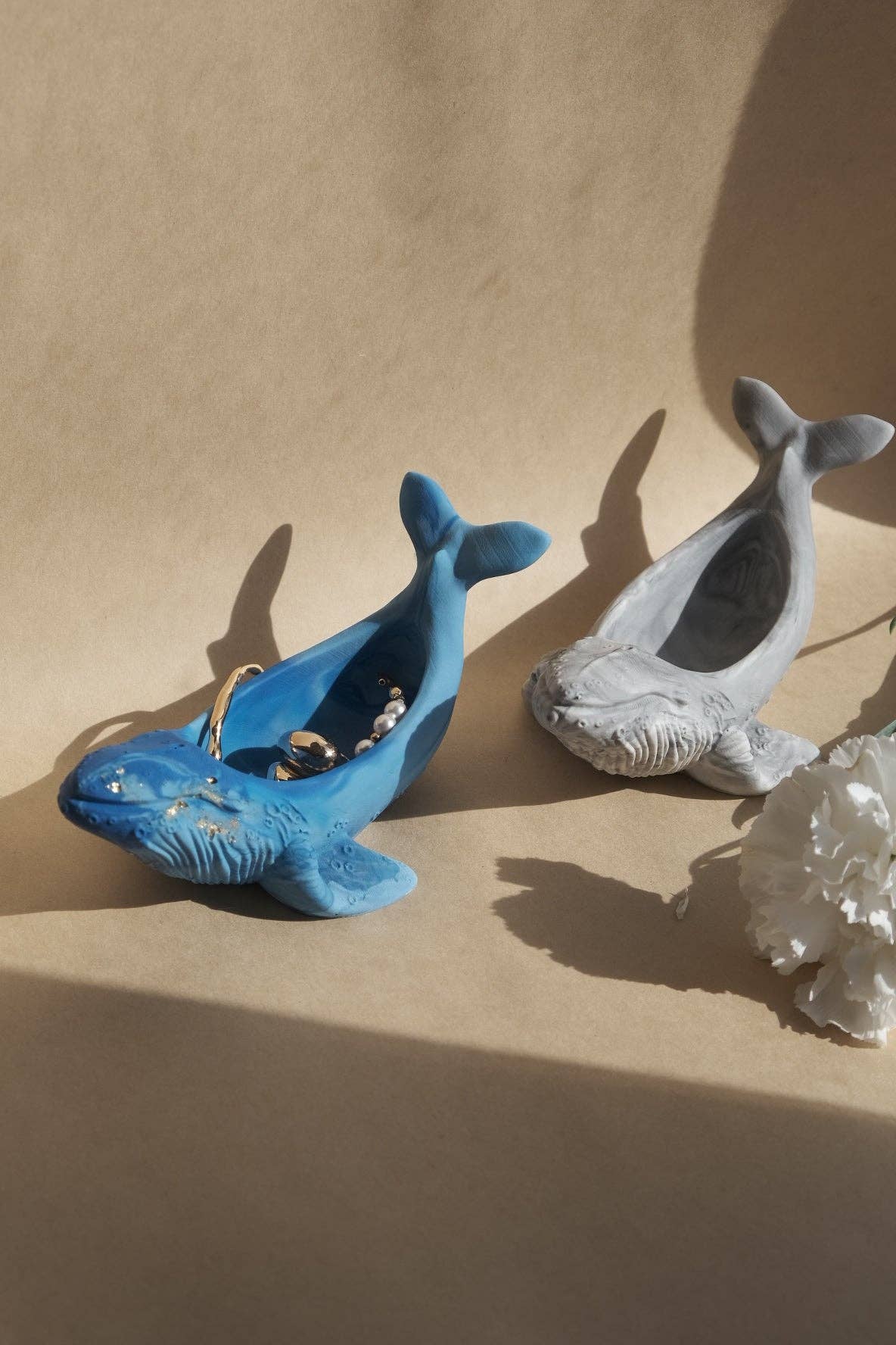 ECLAT DE L'AUBE – wholesale Jewellery dish – Jesmonite catchall - The whale1