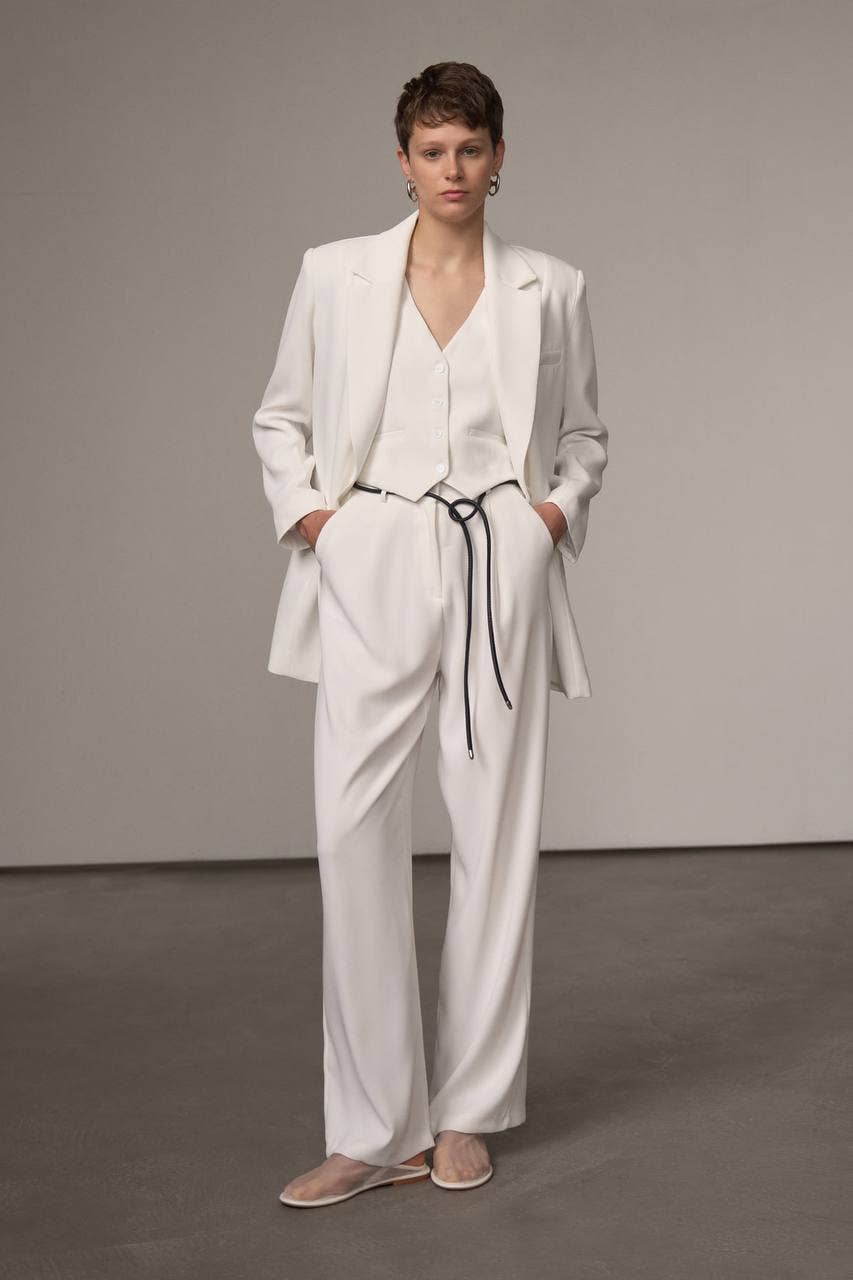 Design company-Fatma Balkir – Großhandel Gürtel – Damen – Schicker Damen-Gürtel aus veganem Kunstleder.2