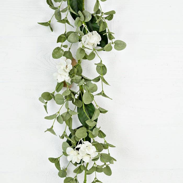 29021- 4ft Garland-Cream Hydrangea and Eucalyptus Lvs for wholesale by Holiday Depot Inc.