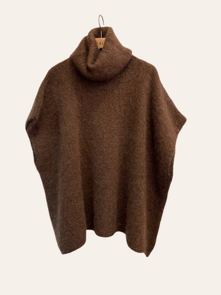 NAÏS PARIS - Wholesale Poncho – Women's - TURTLENECK PONCHO SWEATER17