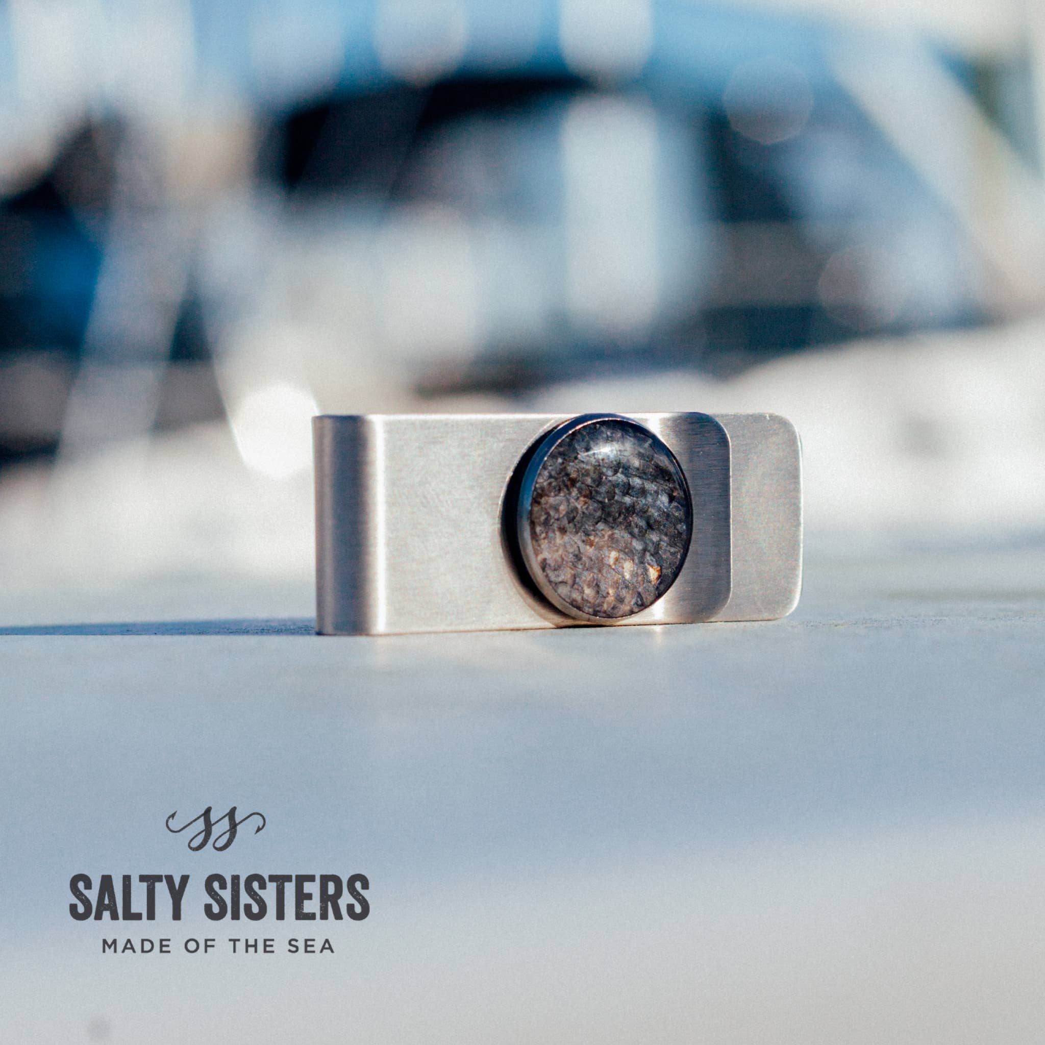 Salty Sisters Designs – wholesale Sedelklämma - Unisex – Härdad fisk hud Sedelklämma3