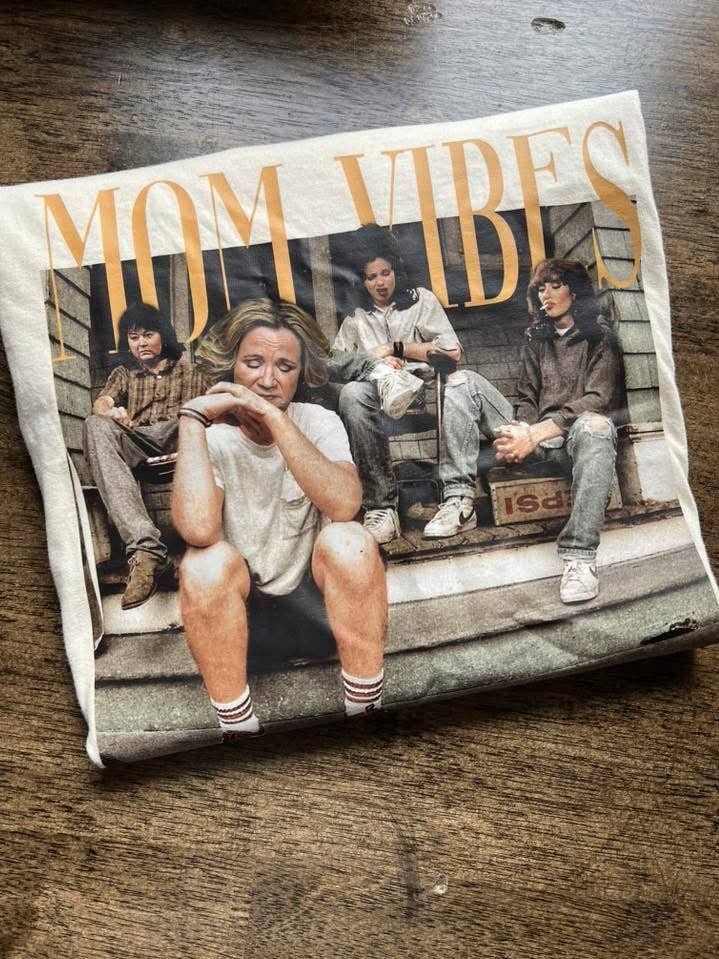 Tee Vibes Mãe por atacado de Havoc & Harmony CO