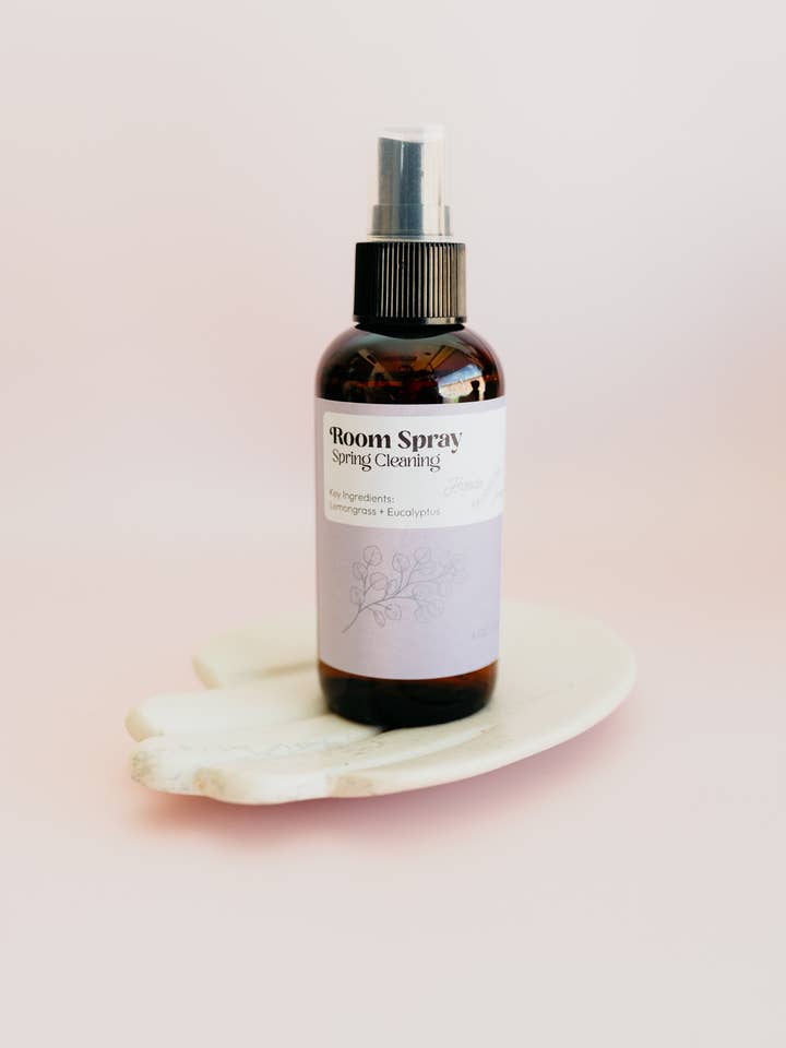 Spray Spring Cleaning Room pour la vente par Hands Producing Hope