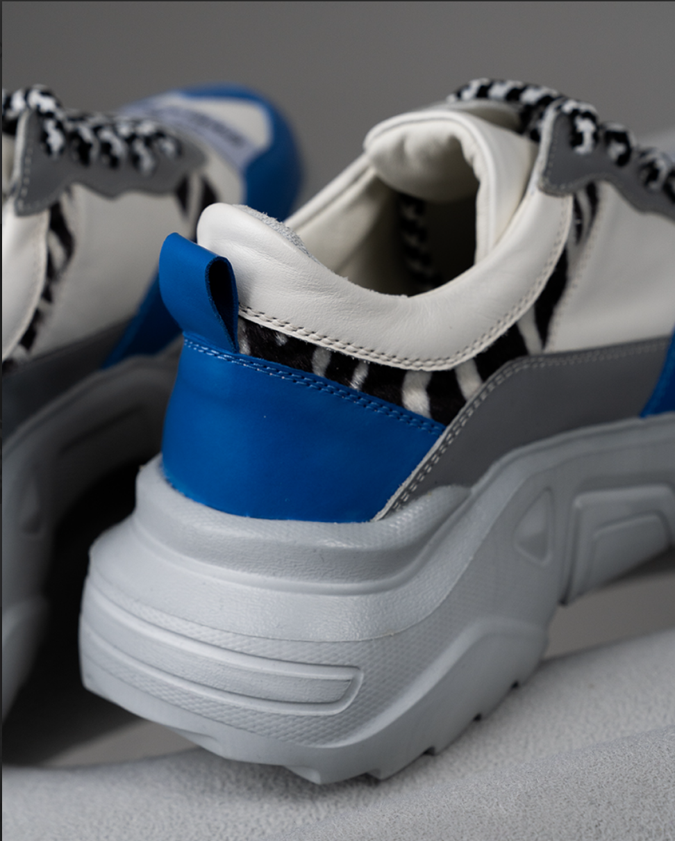 Nenya Fashion Limited - Wholesale Sneakers - Dames - Leather plateau sneakers met veters, zacht en stijlvol4