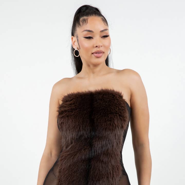 SD1028 MESH TUBKLÄNNING MED KONTRAST AV FUSKPÄLS OCH FUSK för wholesale av Uptown Apparel