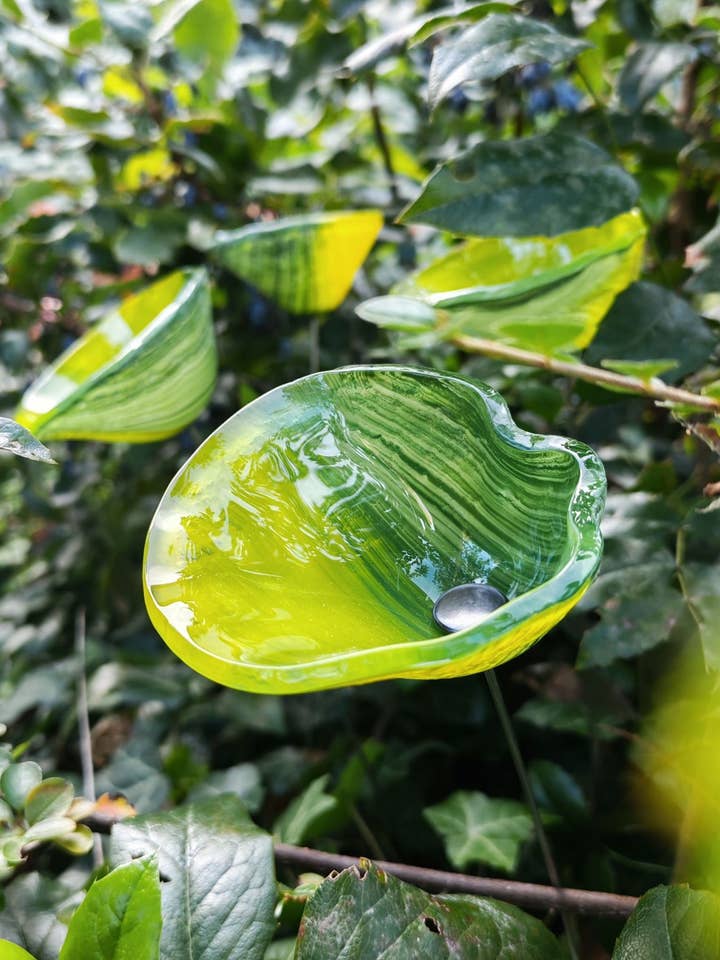 Mittlere Glasblume für draußen in Gelb-L-Grün für den Großhandel von CARNEOL GLASS