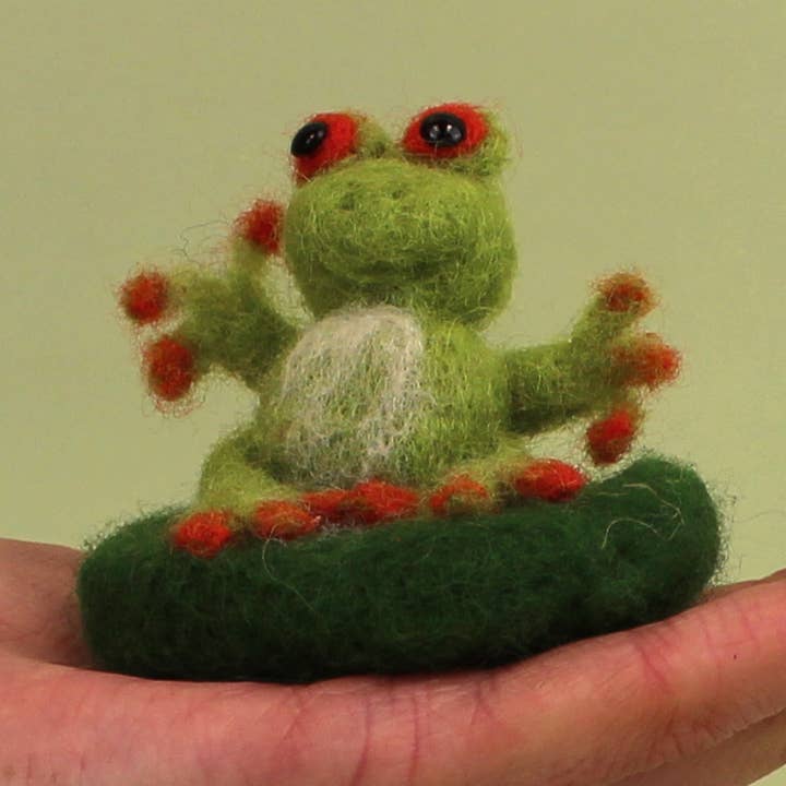 Frog Amiguwoolli Mini Needle Felt Kit for wholesale by The Makerss