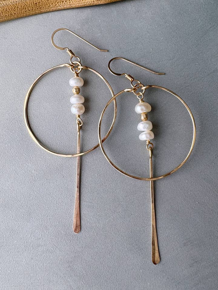 Créoles Longues à Franges avec Perles d'Eau Douce en Rondelle pour la vente par Quinn Sharp Handmade