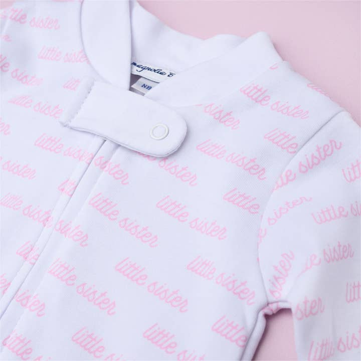 Magnolia Baby - Vente Barboteuse – bébé - Footie zippée à imprimé Little Sister1