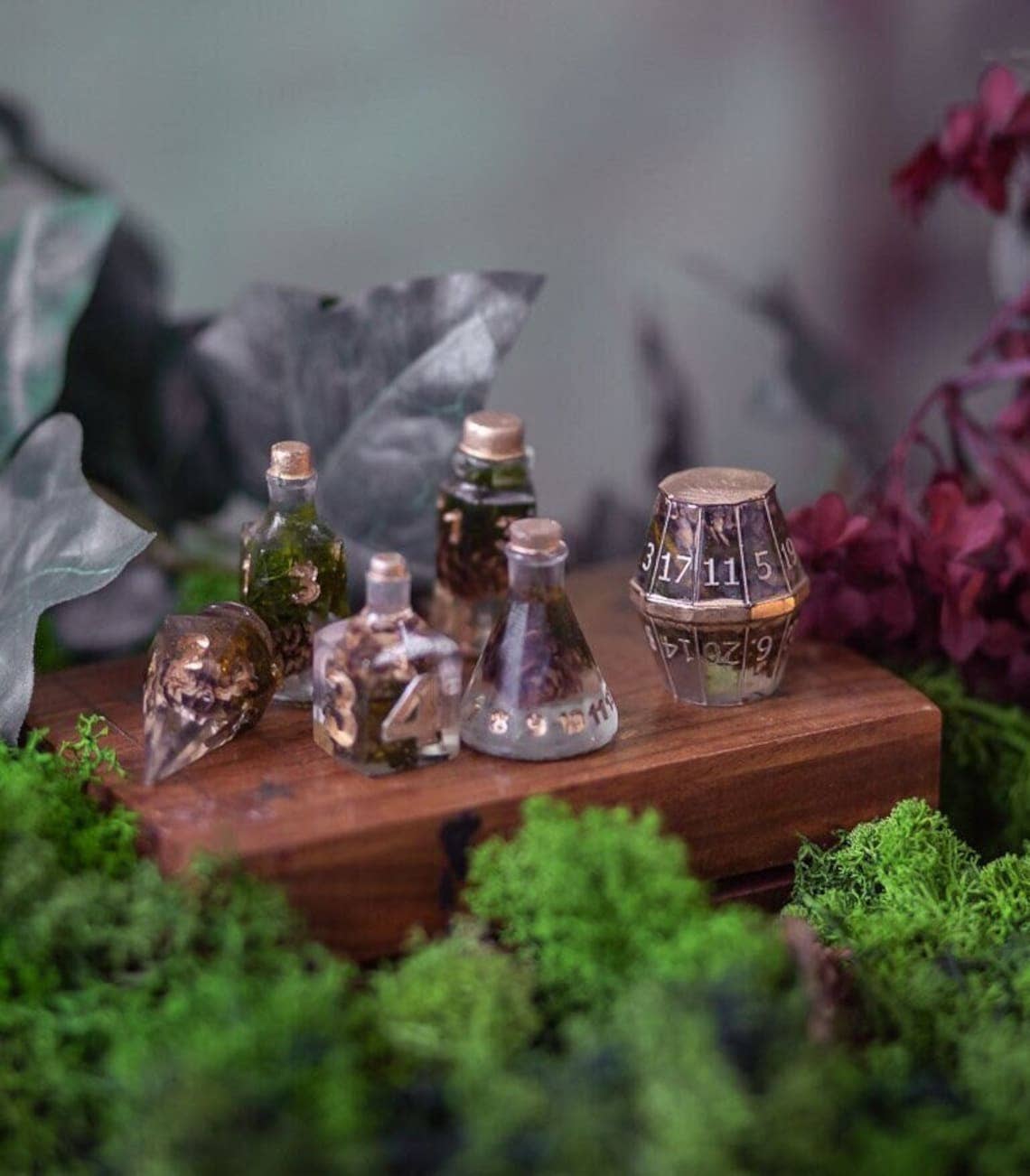 Costurero Real - Vendita all'ingrosso Dadi - Set di dadi Potion dices Druid Nature Elven moss & pinecone0