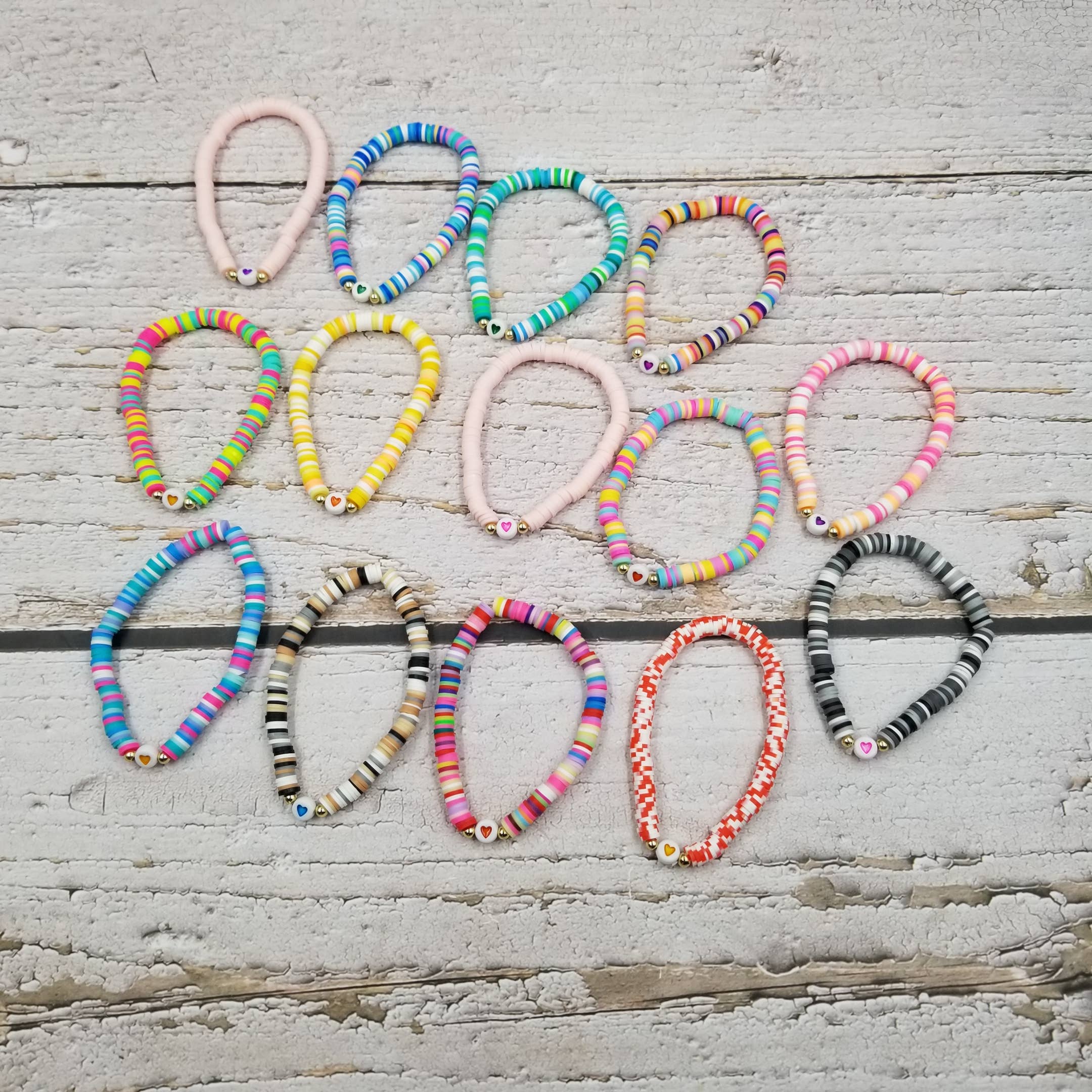 Treasure Wholesale - Wholesale Jewelry Set - Rainbow Heart Valentine Clay Bracelet -1 pcs2