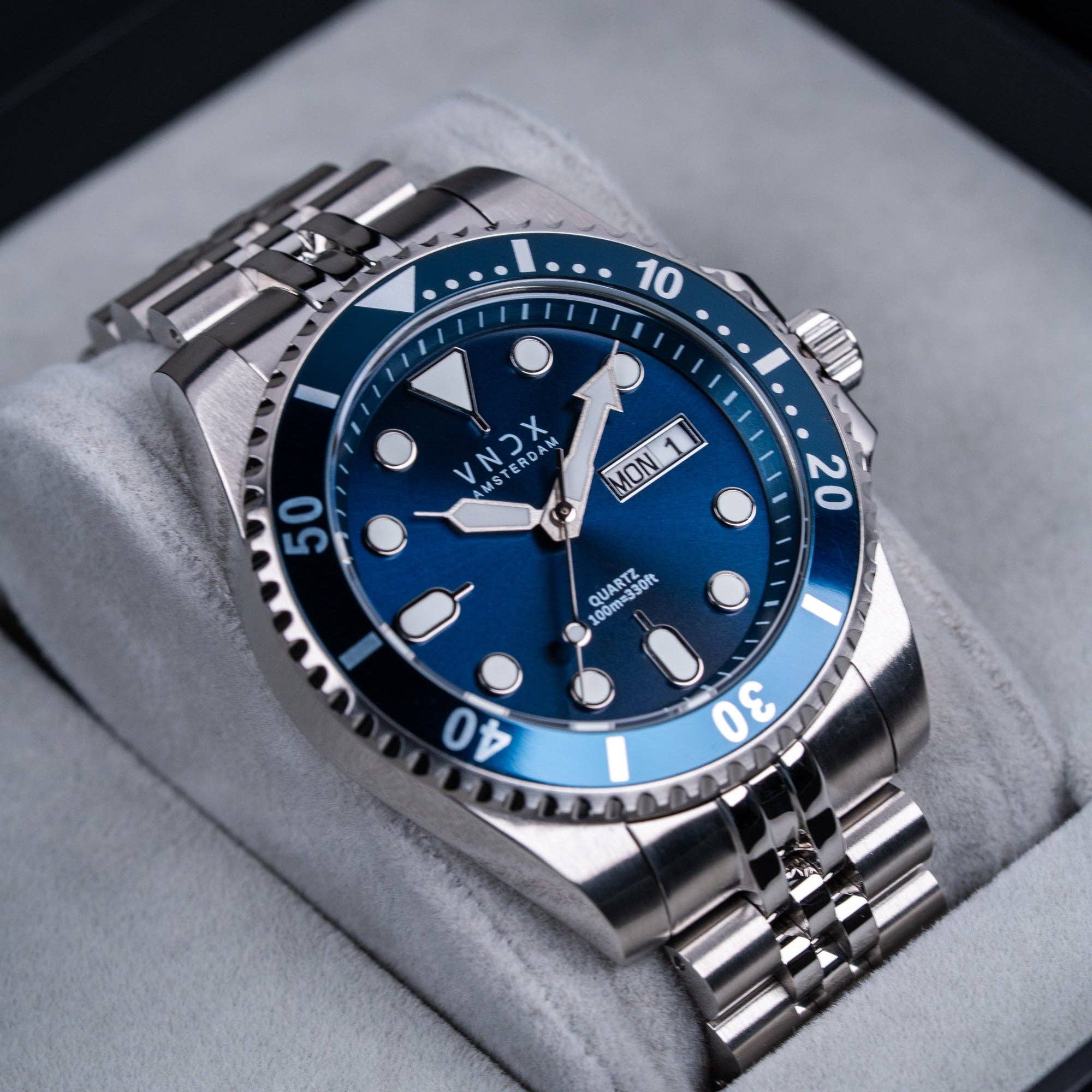 VNDX Amsterdam - Wholesale Wrist Watch - Men's - AMS. LXRY. Silver Blue1