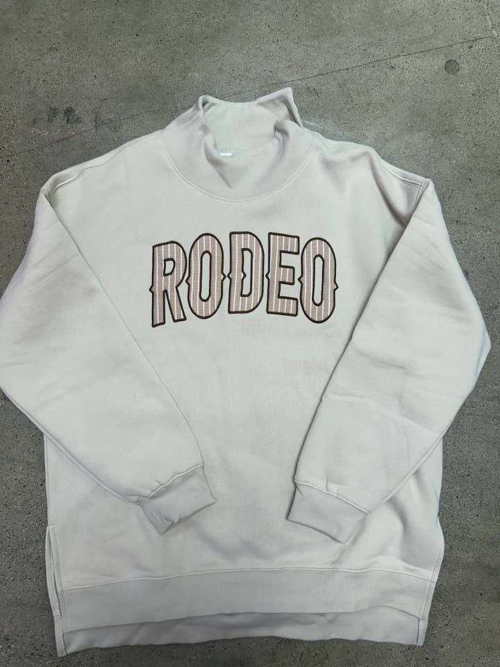 RODEO MOCKNECK pour la vente par Summer Tees