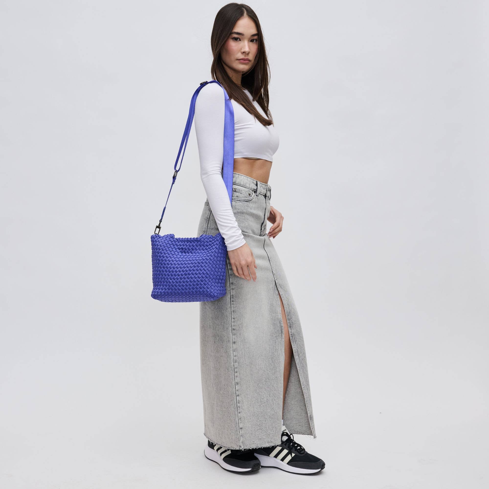 Sol and Selene - Vendita all'ingrosso Borsa a tracolla - Donna - Sky's The Limit Piccola Borsa a Tracolla in Neoprene Intrecciato41