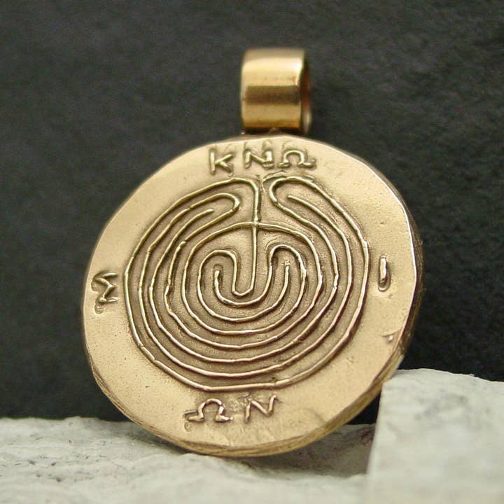 Colgante Laberinto Circular de Knossos para venta al por mayor de Vis a Vis Jewelry