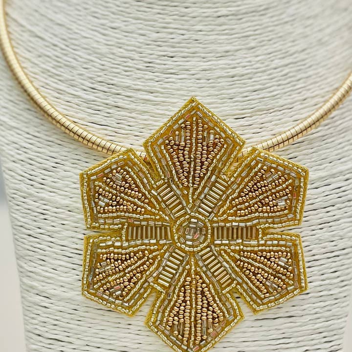 TWO FORTY TWO - Wholesale Choker/Collar - HOLIDAY - Snowflake Christmas Collar (gold) NK6512