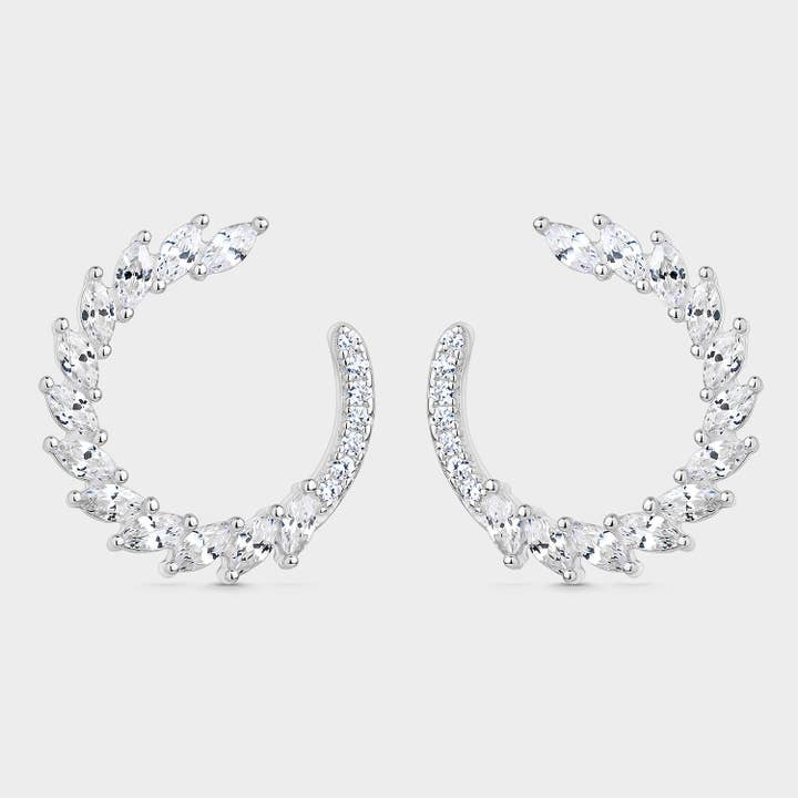 Fjerøreringe med hvide ovale zirkoner for engroshandel hos Itemporality