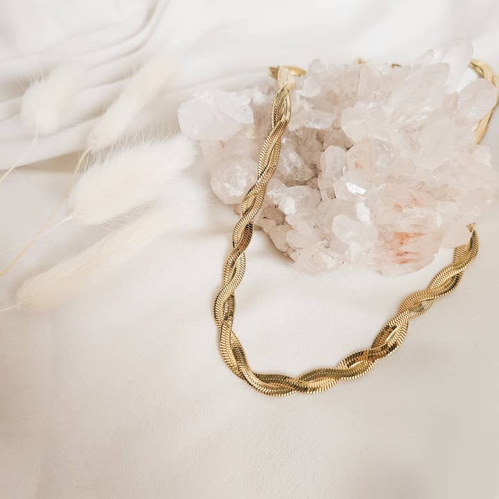 Rock Paper Pretty Jewelry - Wholesale Link & Chain Necklace - Regal Herringbone Necklace