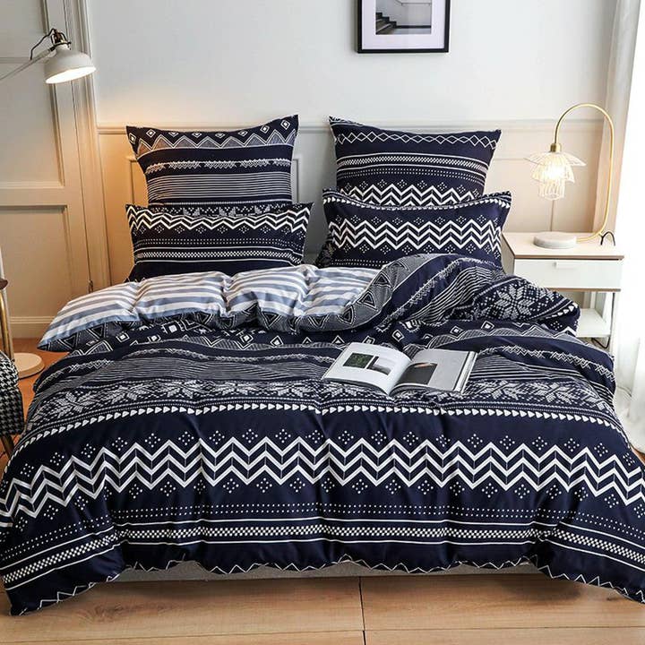 Parure de lit bohème noire avec housse de couette et taie d'oreiller pour dortoir hippie pour la vente par daintyduvet