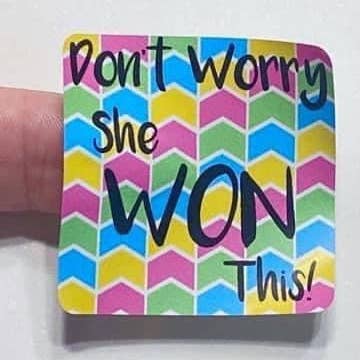 Aufkleber „She Won This“ Mehrfarbig (100) für den Großhandel von KL Design Works