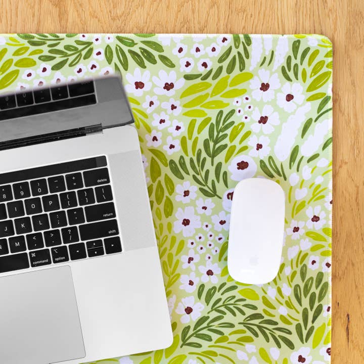 Matcha blomsterskrivebordspude for engroshandel hos Elyse Breanne Design