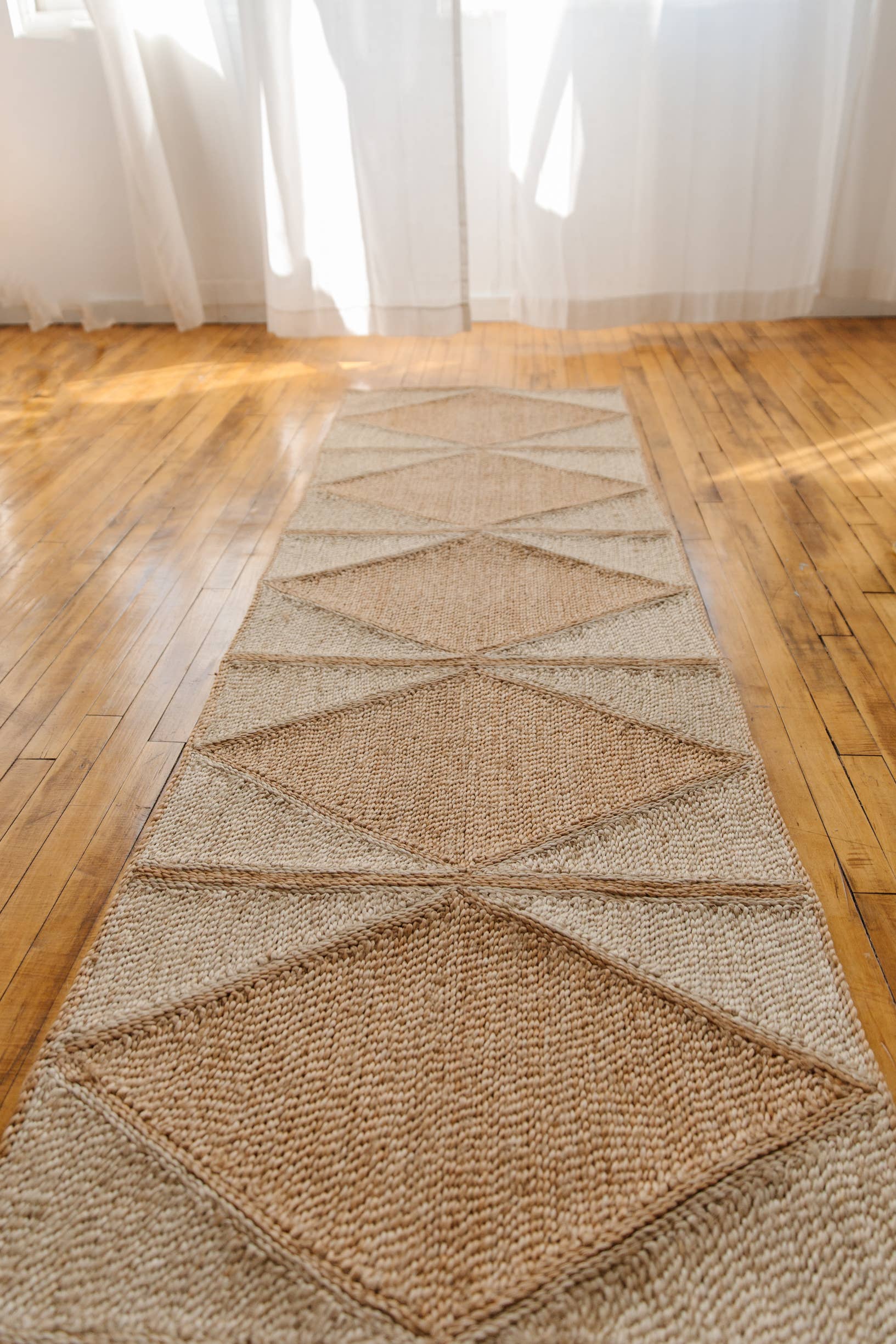 Will & Atlas – wholesale Runner rug – Jute 9' Runner, diamond, Natural/Tan9