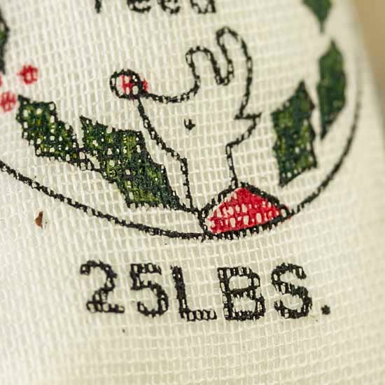 Factory Direct Craft - Vente Accessoire de poupée – enfant - Sac de nourriture pour rennes du pôle Nord miniature de 3-1/4"1