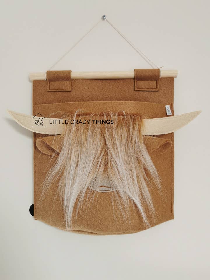 Wandtasche für Kinderzimmer, schottische Hochlandkuh, zum Aufhängen Felt Orga für den Großhandel von Little Crazy Things
