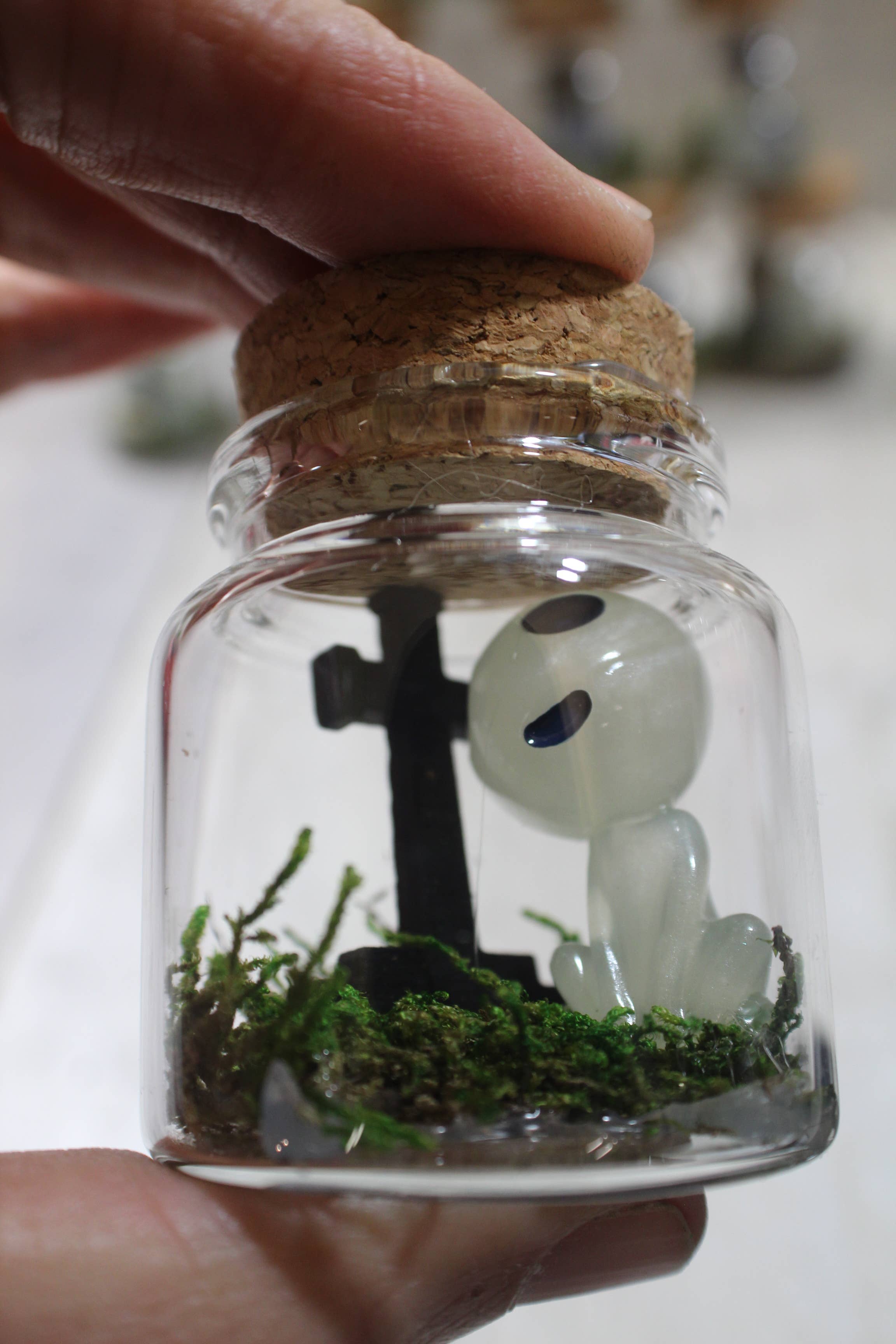 Raven Design – wholesale Decorative tabletop object – 1 Adopt A Ghost Pet Friend Glows in the Dark!2