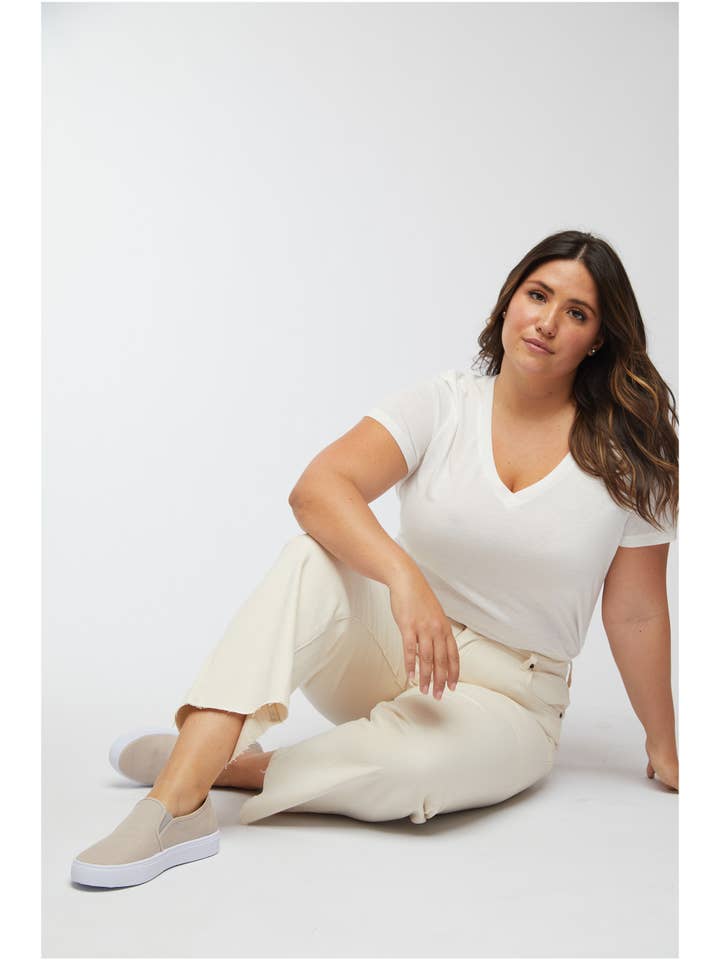 Oliver Logan - Wholesale Jeans - Women's - Aberdeen Ankle Crop High Rise Jean, Ecru 7