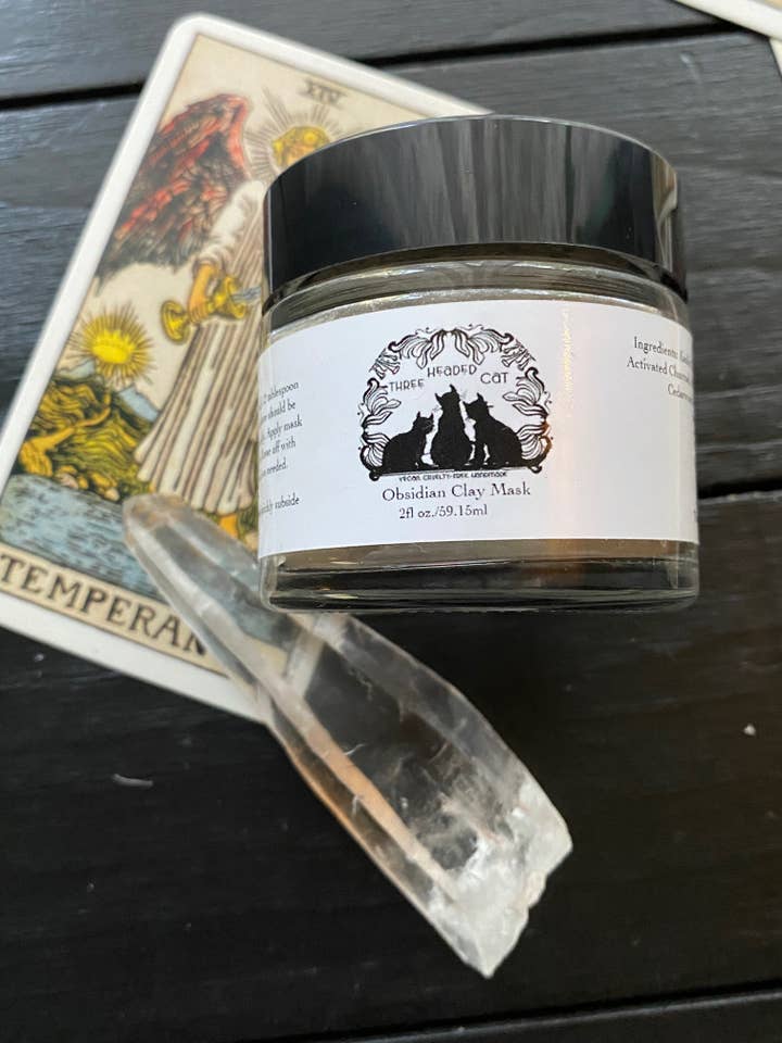 Masque d'argile obsidienne pour la vente par Three Headed Cat