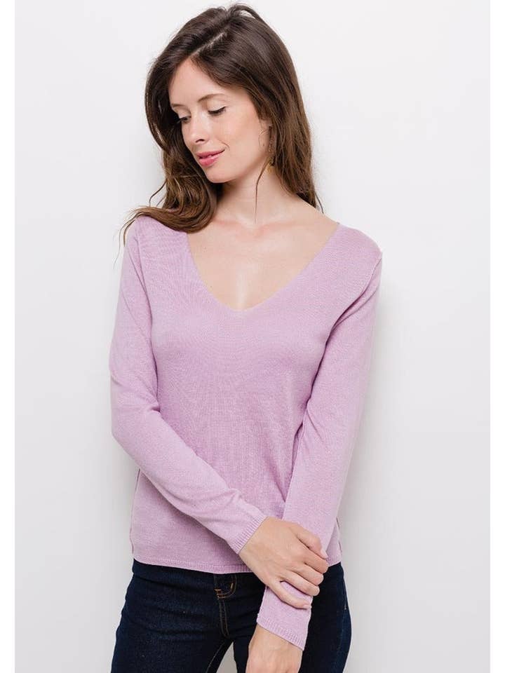 jw.atelier - Wholesale Knit Sweater - Women's - Cashmere silk V-neck sweater6