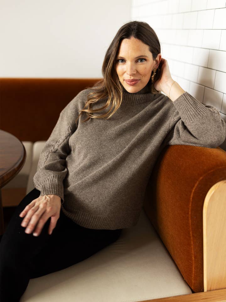 Crystal Mock-hals-trøje for engroshandel hos Emilia George