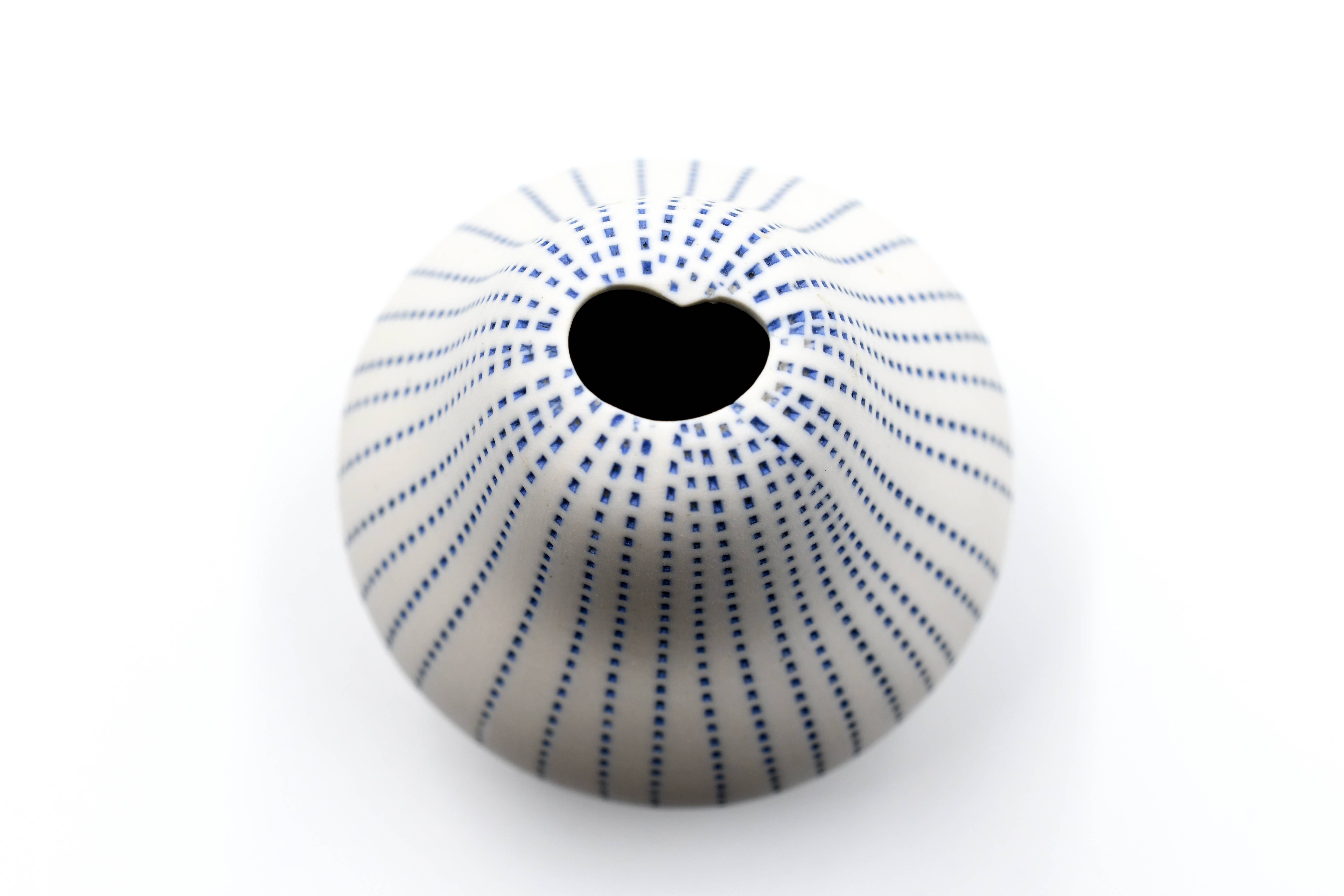 Art Floral Trading LLC - Wholesale Vase - 1398W26 GUGU PEAR S-Handcrafted Porcelain Bud Vase2