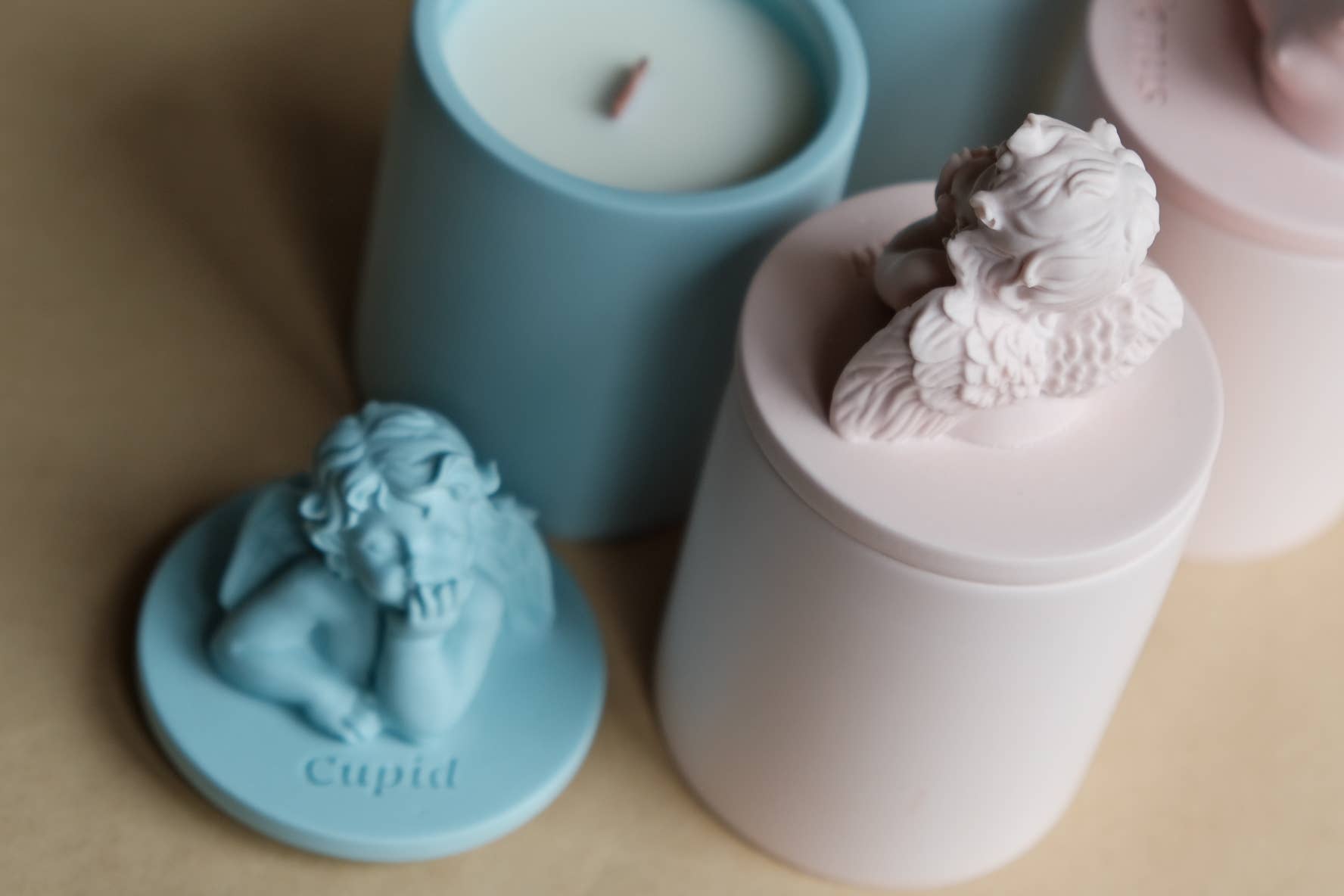 ECLAT DE L'AUBE – wholesale Novelty candle – Scented candle in jar - Cupid sculpture4