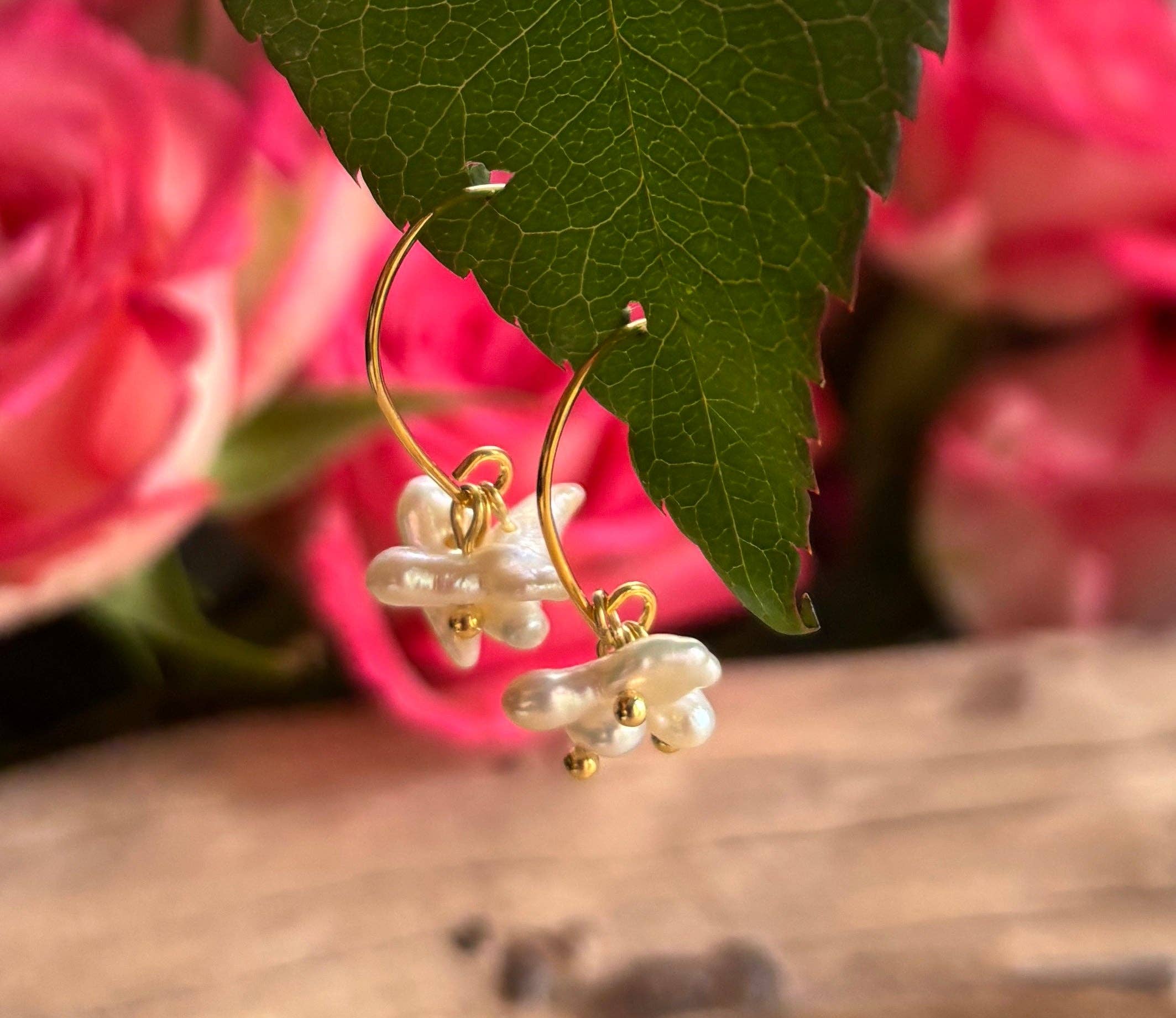Ocean Ripples – Engroshandel Hængeøreringe og creoløreringe – 14kt forgyldte ferskvandsperleøreringe2