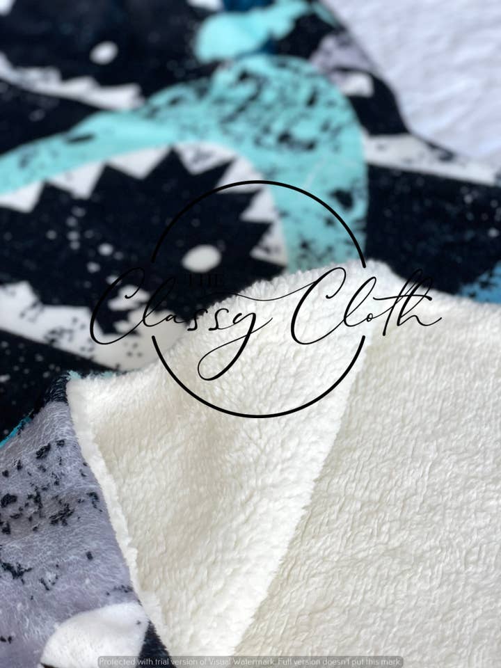 The Classy Cloth WS – wholesale Filtar – Barn och baby – Julfilt med huva för barn - Shark Bite RTS