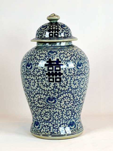 Pot à gingembre, Chinoiserie bleu et blanc, Double bonheur, avec couvercle pour la vente par The French Bee & Co