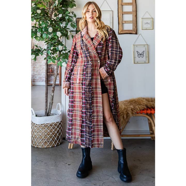 GEWASCHENER LANGER MANTEL MIT BUNTEM KAROMUSTER für den Großhandel von Oli&Hali