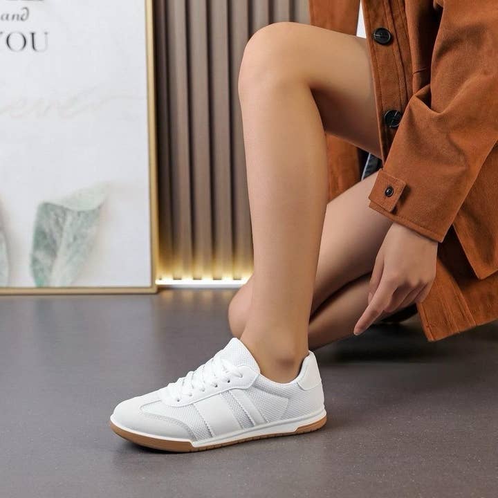 No Doubt Shoes – wholesale Vardagssneakers - Dam – DAMSKOR MED RUND TÅ, SLIP-ON, SIDDETALJERADE RANDIGA SNEAKERS