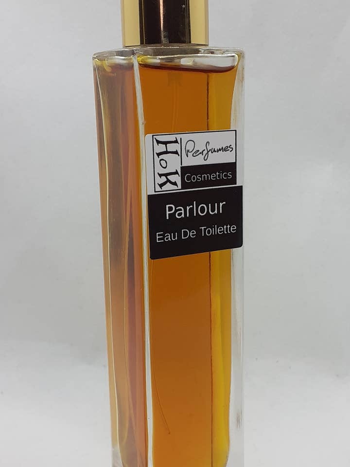 salon voor wholesale door House Of Kiya Perfumes + Cosmetics